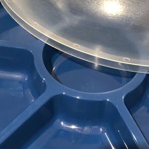 Round party food container